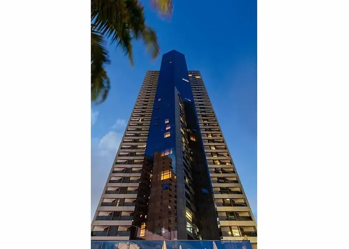 Hy Beach Flats - International