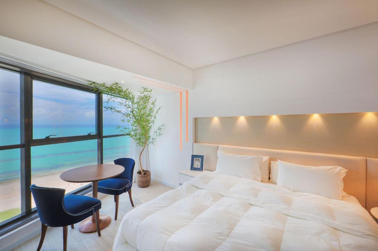 Hy Flats - International Recife