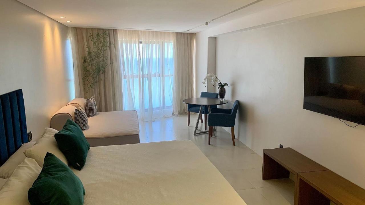 Hy Flats - International * Recife