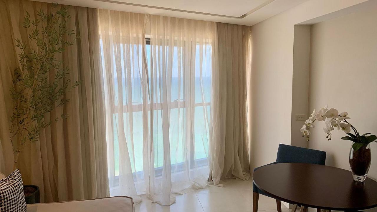 Hy Flats - International Apartment
