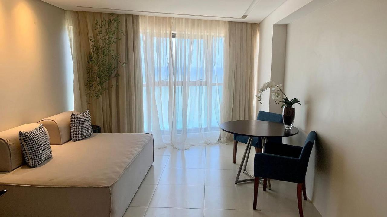 Hy Flats - International Recife