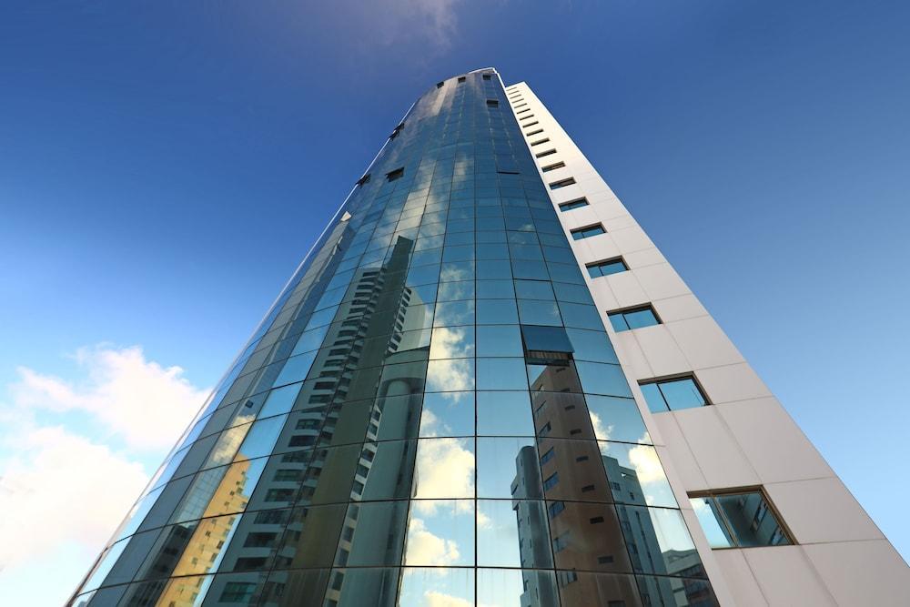 Hy Flats - International Recife