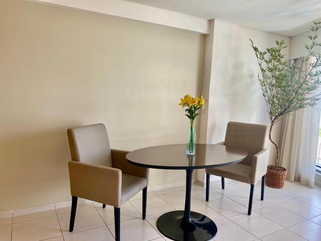 Hy Flats - International Apartment